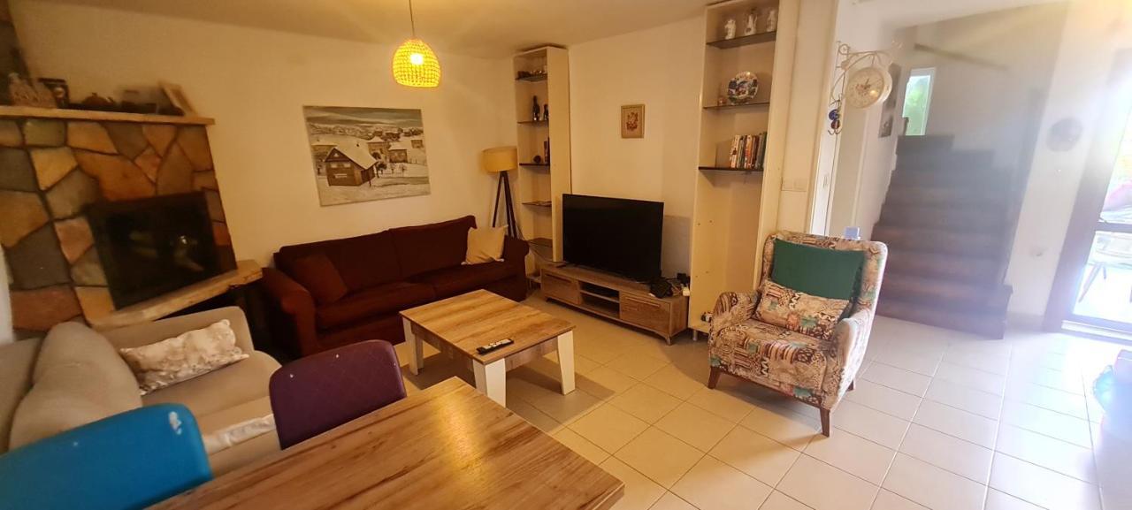 Triblex Villa I Private Beach I Walking Distance To The Sea 300 Meters Side Exterior photo